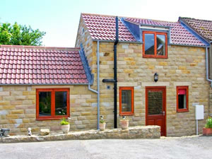 Self catering breaks at Farm Yard Cottage in Allerston, North Yorkshire