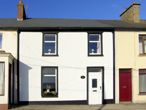 Self catering breaks at Sea View Cottage in Duncannon, County Wexford