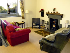 Self catering breaks at Yr Hen Ysgol in Prenteg, Gwynedd