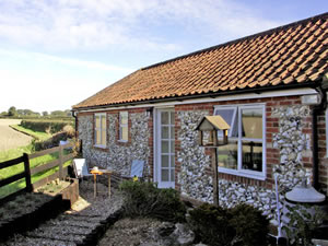 Self catering breaks at La Petite Maison in Litcham, Norfolk