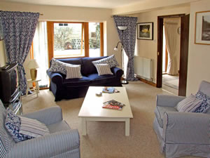 Self catering breaks at Sykes House Cottage in Halford, Shropshire