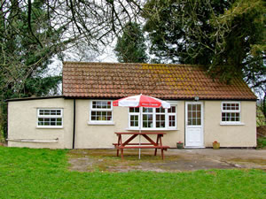 Self catering breaks at The Cottage in Kinnersley, Herefordshire