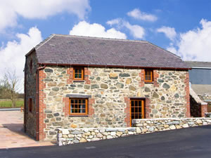 Self catering breaks at Bluebell Cottage in Caeathro, Gwynedd