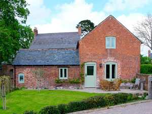 Self catering breaks at Old Coach House in Shrawardine, Shropshire