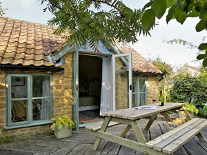 Self catering breaks at Idlers Cottage in South Petherton, Somerset