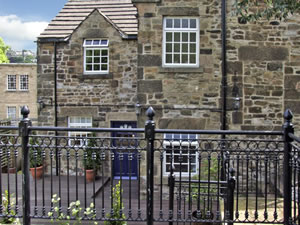 Self catering breaks at Bank House in Matlock, Derbyshire