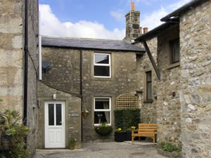 Self catering breaks at Coates Lane Farm Cottage in Starbotton, North Yorkshire
