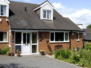 Self catering breaks at Crooks Cottage in Turnditch, Derbyshire