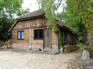 Self catering breaks at Endymion in Linwood, Hampshire