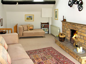 Self catering breaks at Crooked Cottage in Kirkbymoorside, North Yorkshire