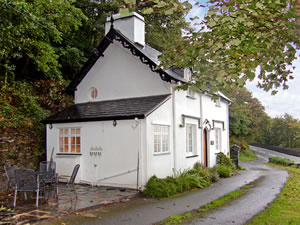 Self catering breaks at Braich-Y-Celyn Lodge in Aberdovey, Gwynedd