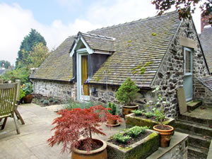 Self catering breaks at The Stable in Parwich, Derbyshire