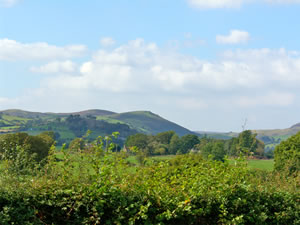 Self catering breaks at Rose Cottage in Longville In The Dale, Shropshire