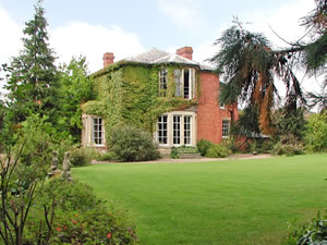 Self catering breaks at Abbey Dore Court in Abbey Dore, Herefordshire