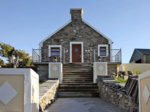 Self catering breaks at Ardgroom Cottage in Eyeries, County Cork Self catering breaks at Ardgroom Cottage in Eyeries, County Cork