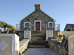 Self catering breaks at Ardgroom Cottage in Eyeries, County Cork