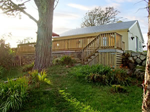 Self catering breaks at 2 Clancy Cottages in Kilkieran, County Galway