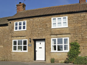 Self catering breaks at Wayside Cottage in Shepton Beauchamp, Somerset
