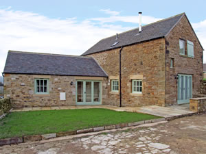 Self catering breaks at Goulds Barn in Longnor, Staffordshire