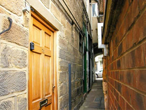 Self catering breaks at Smugglers Notch in Whitby, North Yorkshire