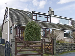 Self catering breaks at 31 Plantation Avenue in Arnside, Cumbria