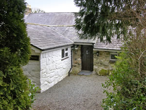 Self catering breaks at Conifers Cottage Talhenbont Hall Country Estate in Pedairffordd, Gwynedd