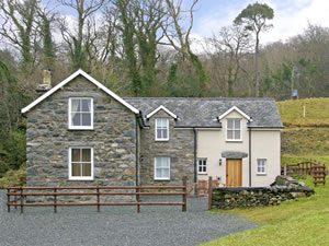 Self catering breaks at Tyn Llwyn in Eisingrug, Gwynedd