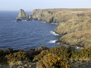 Self catering breaks at The Round House in Tintagel, Cornwall