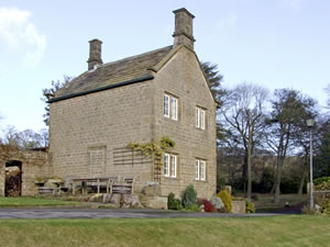 Self catering breaks at Underbank Hall Cottage in Stocksbridge, South Yorkshire