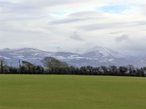 Self catering breaks at Bwthyn Gwyn in Penmynydd, Isle of Anglesey