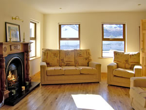 Self catering breaks at Number 7 Gorteen in Annascaul, County Kerry