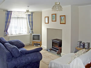 Self catering breaks at River View in Millers Dale, Derbyshire