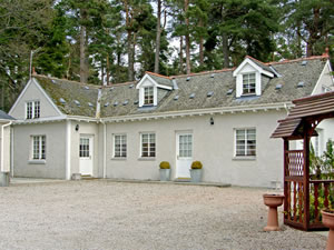 Self catering breaks at Dunstaffnage Cottage in Grantown-On-Spey, Inverness-shire