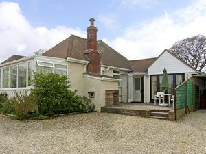 Self catering breaks at Cliff Garden Cottage in Fairlight, East Sussex