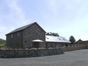 Self catering breaks at Cefn-Yr-Efail in Porthmadog, Gwynedd