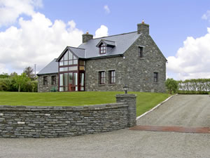 Self catering breaks at Castle Island Cottage in Schull, County Cork