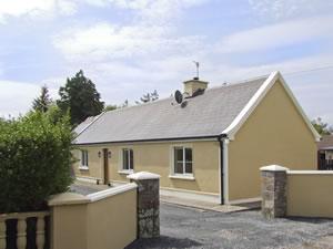 Self catering breaks at Hayfield Cottage in Killorglin, County Kerry