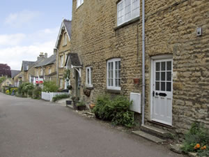Self catering breaks at Forget Me Not Cottage in Chipping Norton, Oxfordshire