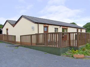 Self catering breaks at Meadow View in Laugharne, Carmarthenshire