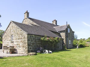 Self catering breaks at Willow House Cottage in Winkhill, Staffordshire