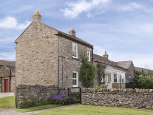 Self catering breaks at Harmby Moor Farm Cottage in Leyburn, North Yorkshire