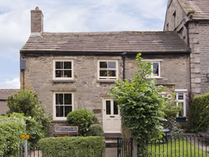 Self catering breaks at Cartmel Cottage in Middleham, North Yorkshire