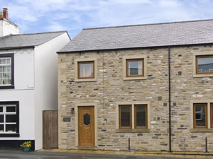 Self catering breaks at Bytheway Cottage in Ingleton, North Yorkshire