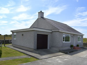 Self catering breaks at Rhoslan in Rhosgoch, Isle of Anglesey