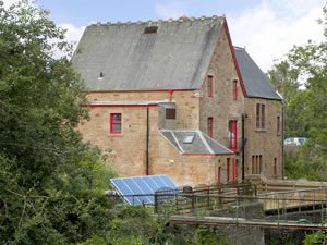 Self catering breaks at 2 Baillie Hall in Newtown St Boswells, Roxburghshire