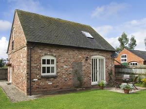 Self catering breaks at Ivy Cottage in Hollington, Derbyshire