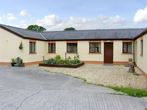 Self catering breaks at Barn Cottage in Laugharne, Carmarthenshire
