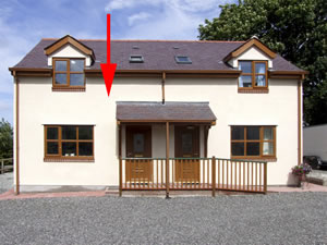 Self catering breaks at Beech Cottage in Tynygongl, Isle of Anglesey