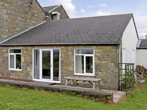 Self catering breaks at Dove Cottage in Acklington, Northumberland