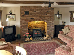 Self catering breaks at The Corn House in Leighton, Shropshire